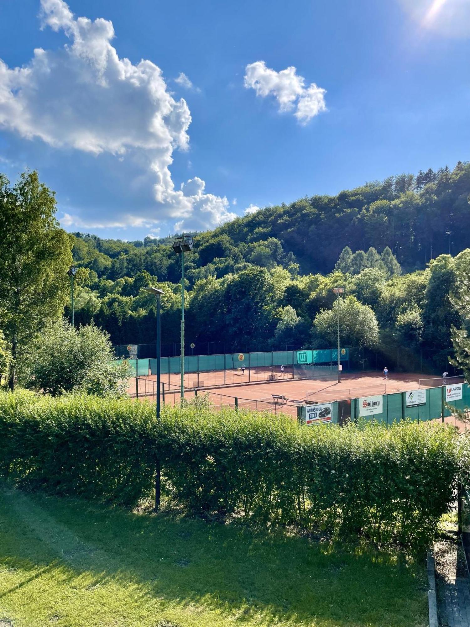 Hotel Bartos Frenštát pod Radhoštěm Exteriör bild