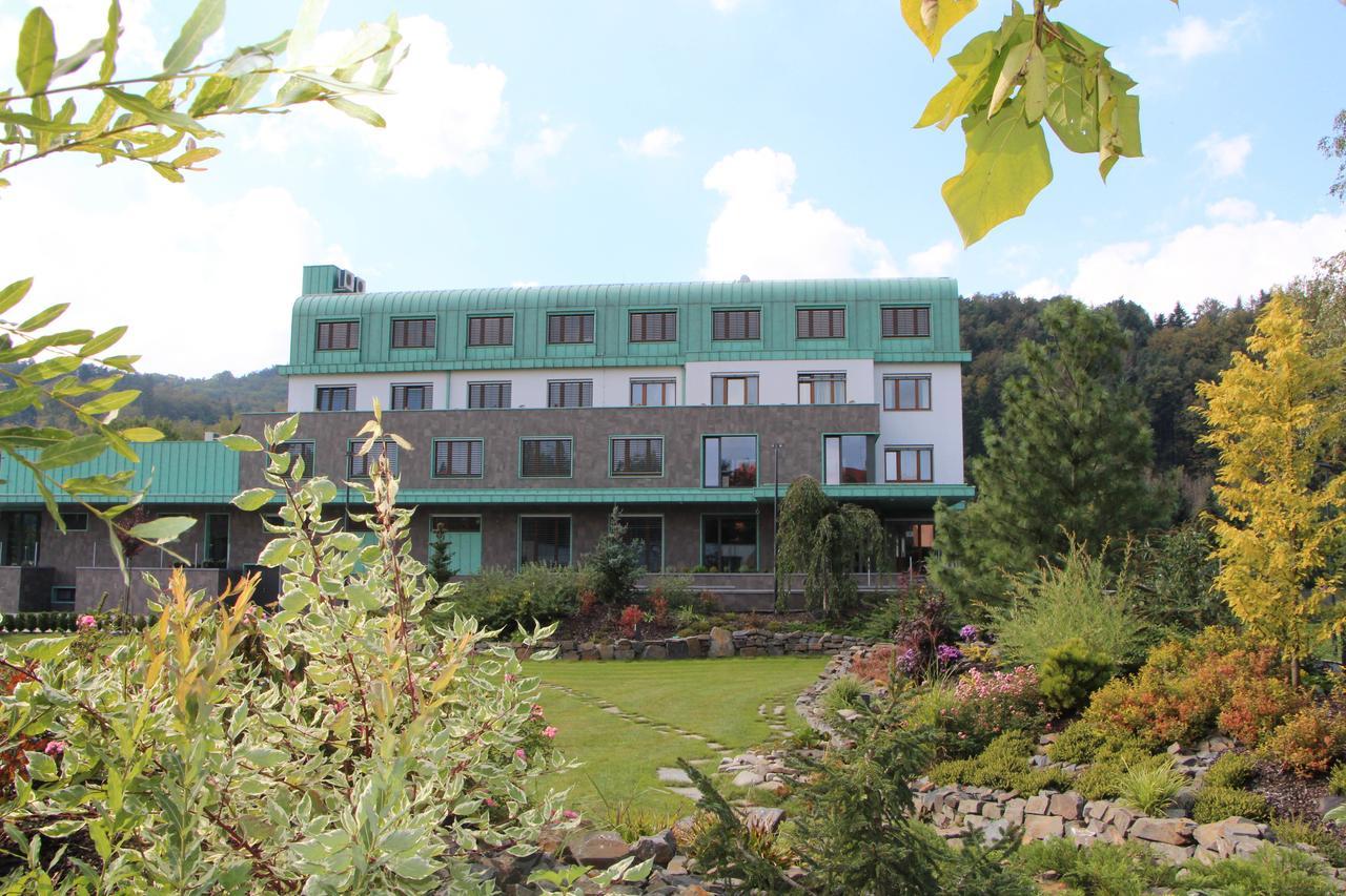 Hotel Bartos Frenštát pod Radhoštěm Exteriör bild