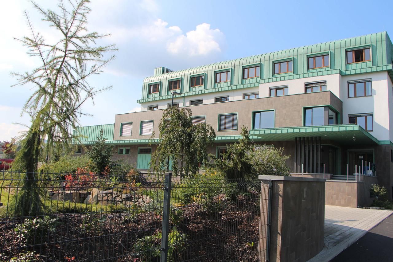 Hotel Bartos Frenštát pod Radhoštěm Exteriör bild