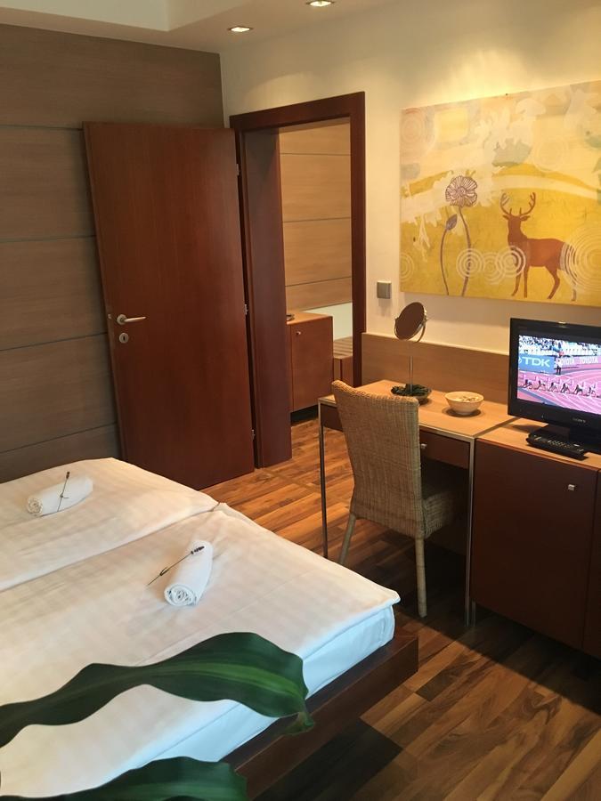 Hotel Bartos Frenštát pod Radhoštěm Exteriör bild