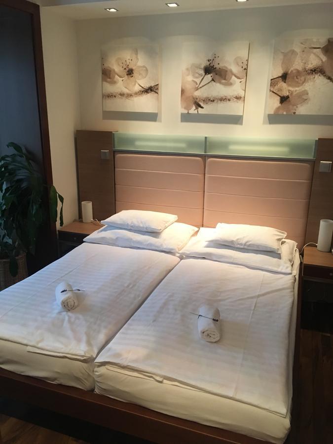 Hotel Bartos Frenštát pod Radhoštěm Exteriör bild