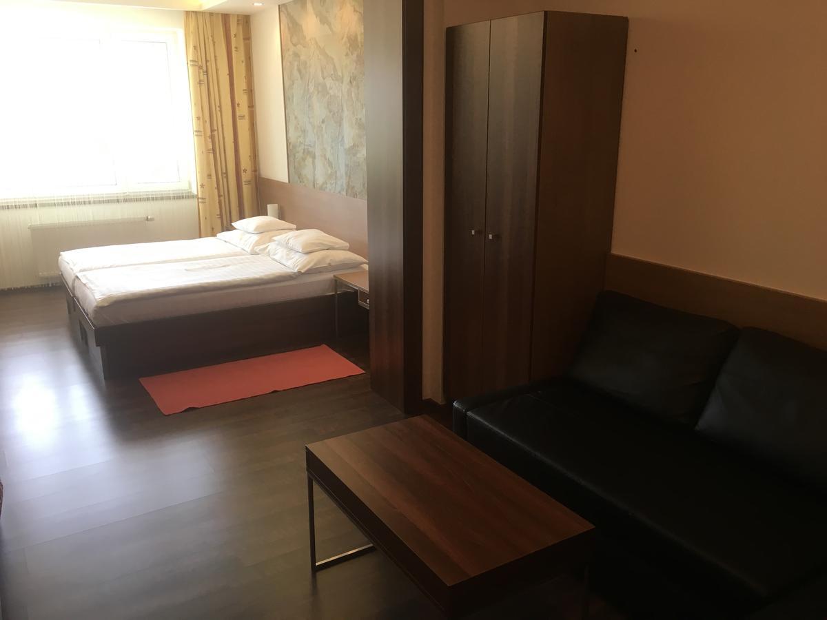 Hotel Bartos Frenštát pod Radhoštěm Exteriör bild
