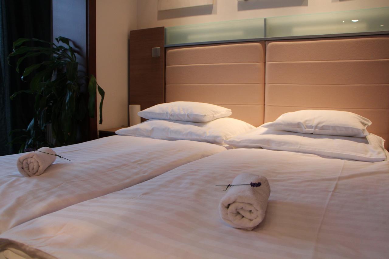 Hotel Bartos Frenštát pod Radhoštěm Exteriör bild