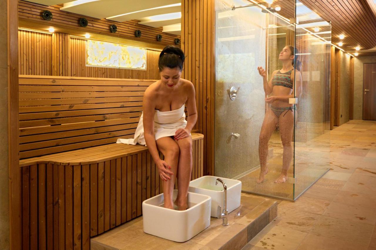 Hotel Bartos Frenštát pod Radhoštěm Exteriör bild